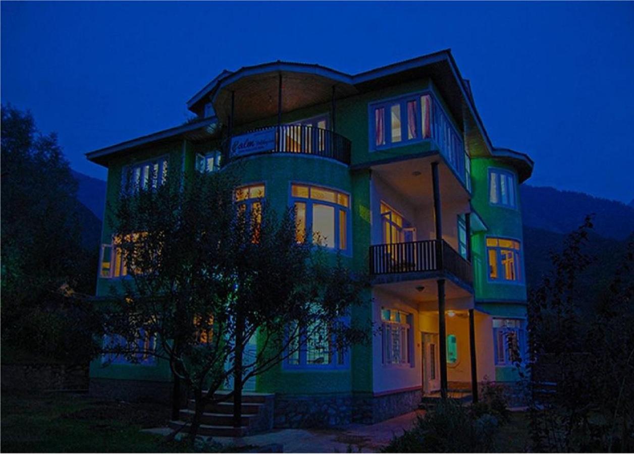 Calm Holiday Inn Srīnagar Zewnętrze zdjęcie